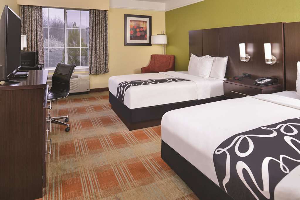 La Quinta Inn & Suites by Wyndham Atlanta South Newnan - photo 15