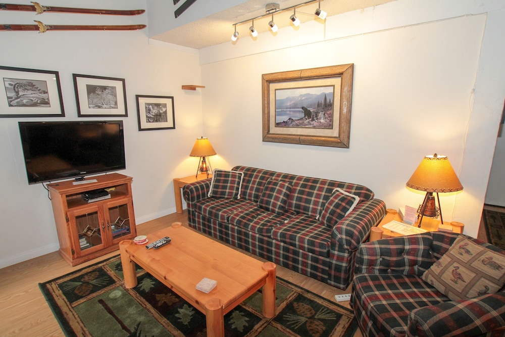 Mammoth Ski & Racquet Club - photo 36