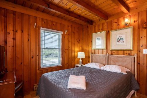 Lowe Tide by Oak Island Accommodations - photo 11