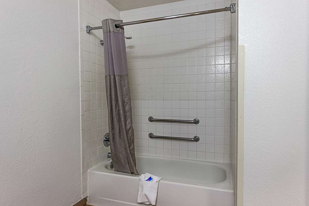 Motel 6 Fresno CA - photo 27