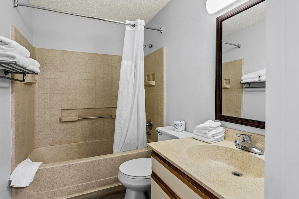 Suburban Studios Brentwood Nashville - photo 36