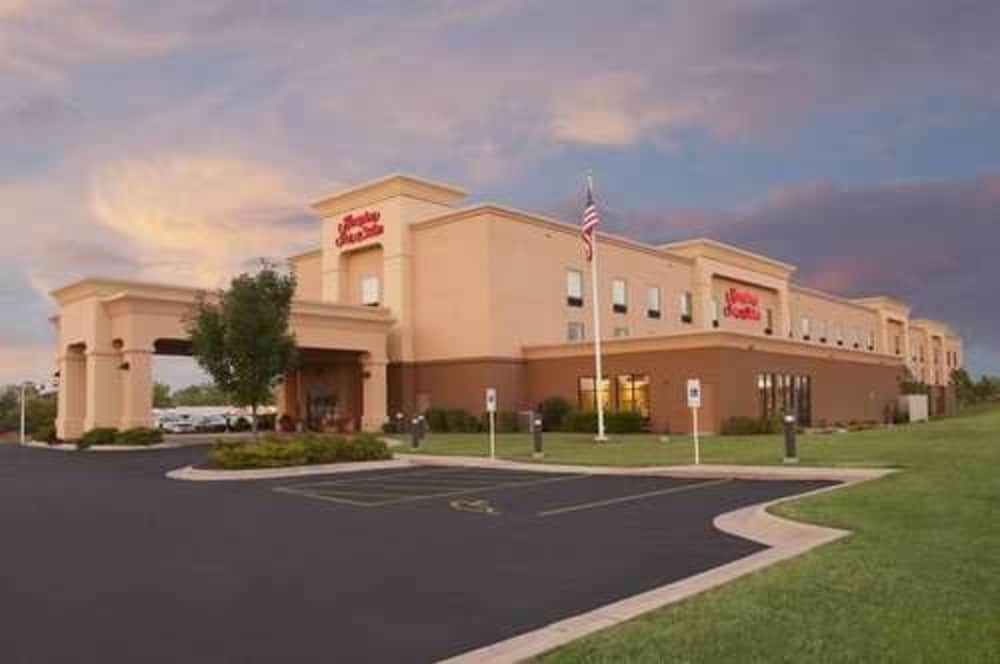 Hampton Inn & Suites Grand Rapids Airport 28th St - photo 29