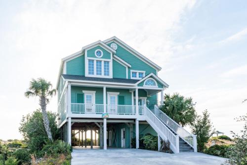 Emerald Breeze by Oak Island Accommodations - featured photo