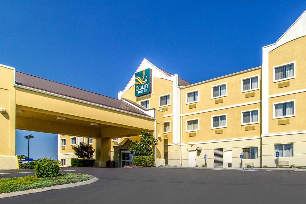 Quality Suites Corbin North - carbon neutral hotel in Corbin