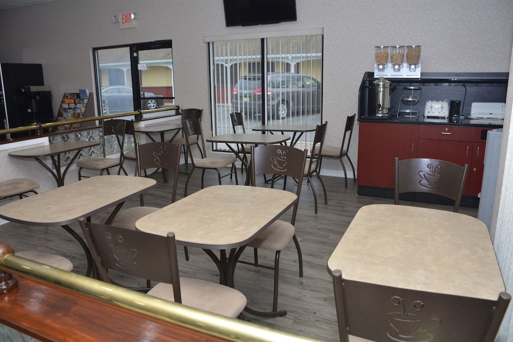 Atlantic Inn & Suites - photo 45