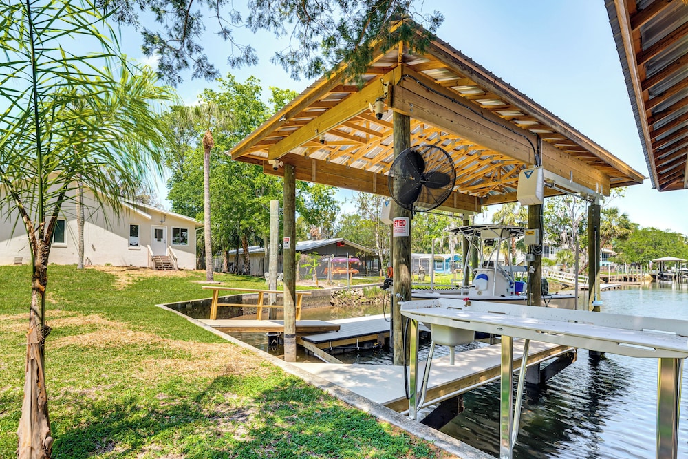 Canal Front Retreat in Crystal River — 4-Star Luxury Hotel in Crystal River, United States