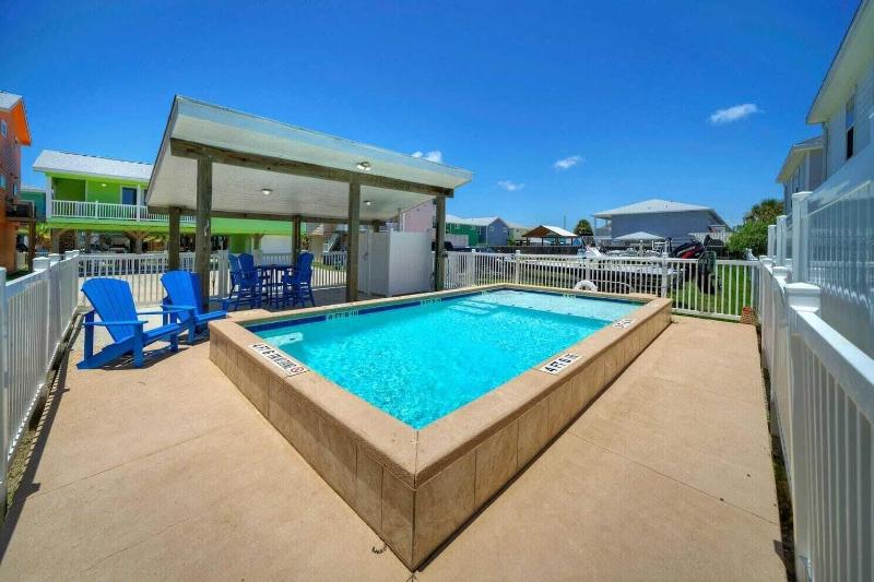 Reel Life Dreams by Avantstay Pool Near Beach - photo 76