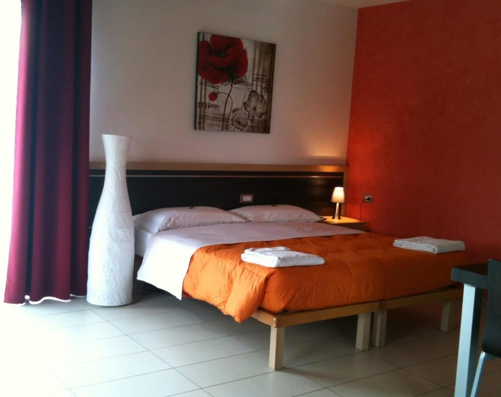 B&B Fiera — 4-Star Luxury Hotel in Pero, Italy
