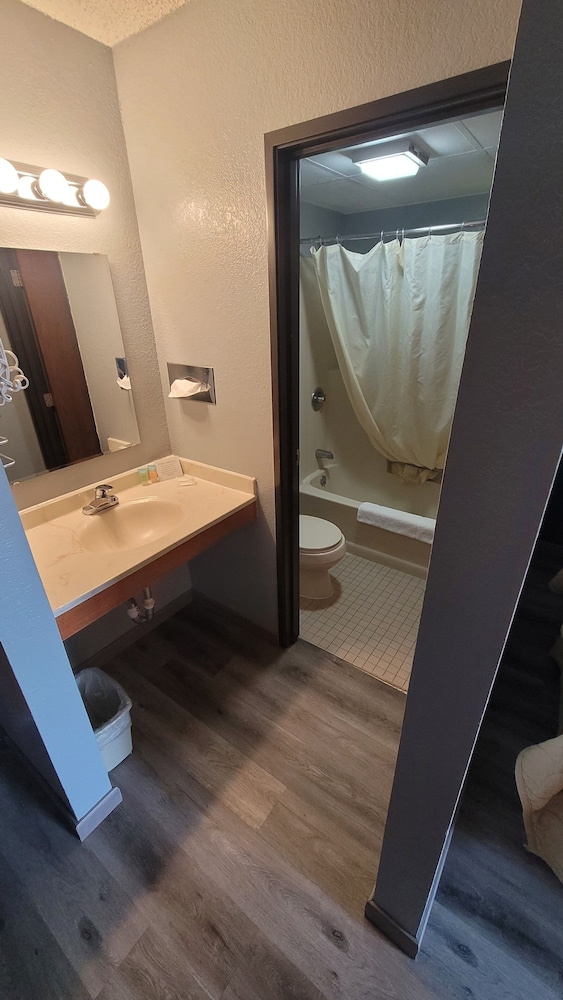 Belgium Inn & Suites - photo 12