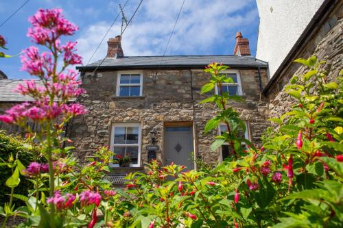 Derwen House Newport Pembrokeshire — 4-Star Luxury Hotel in Newport, United Kingdom