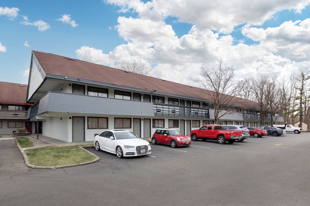 Red Roof Inn Parsippany - photo 34