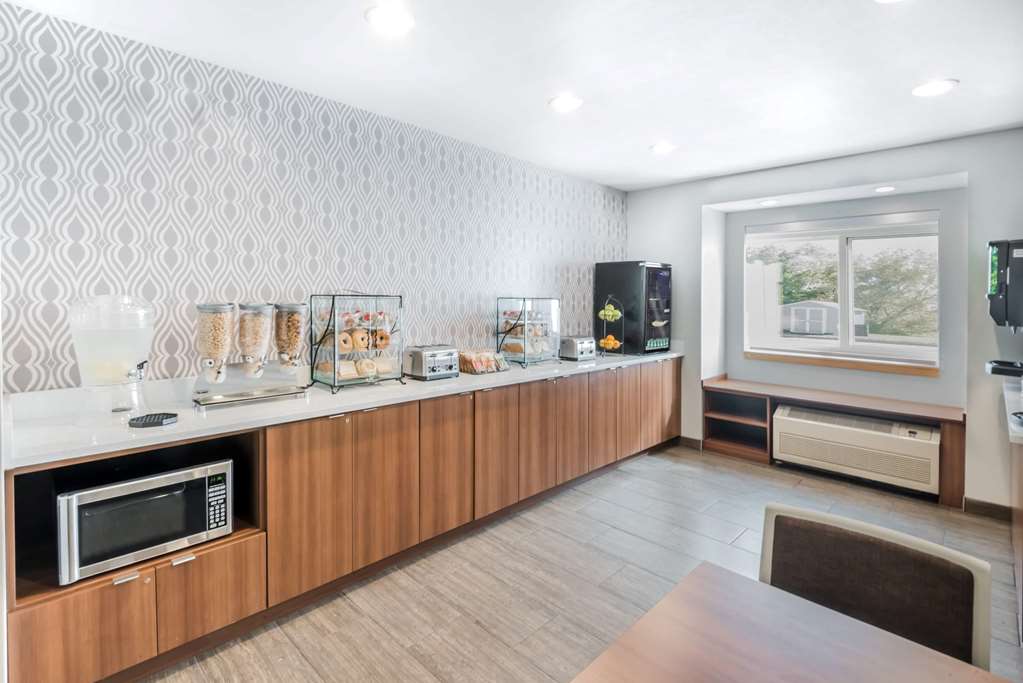 Microtel Inn by Wyndham Victor Rochester - photo 16