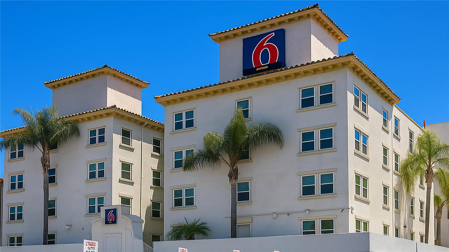 Motel 6 San Diego CA Downtown - photo 8