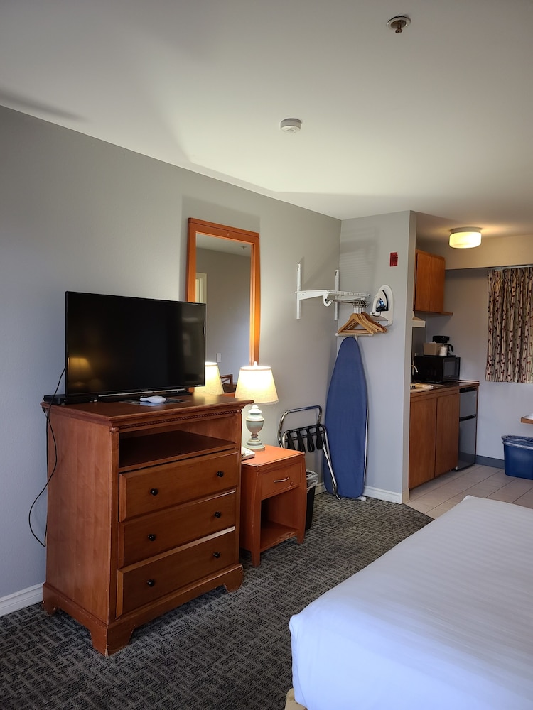 Tulip Inn - photo 19