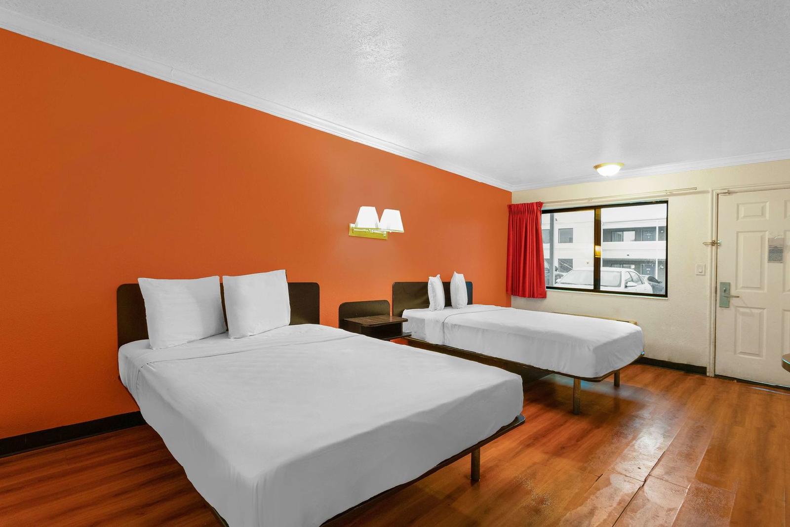Motel 6 Salt Lake City Central - photo 9