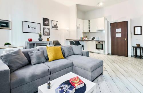 Wonderful apartment near Central Station Daniele Case Vacanza — 4-Star Luxury Hotel in Milan, Italy