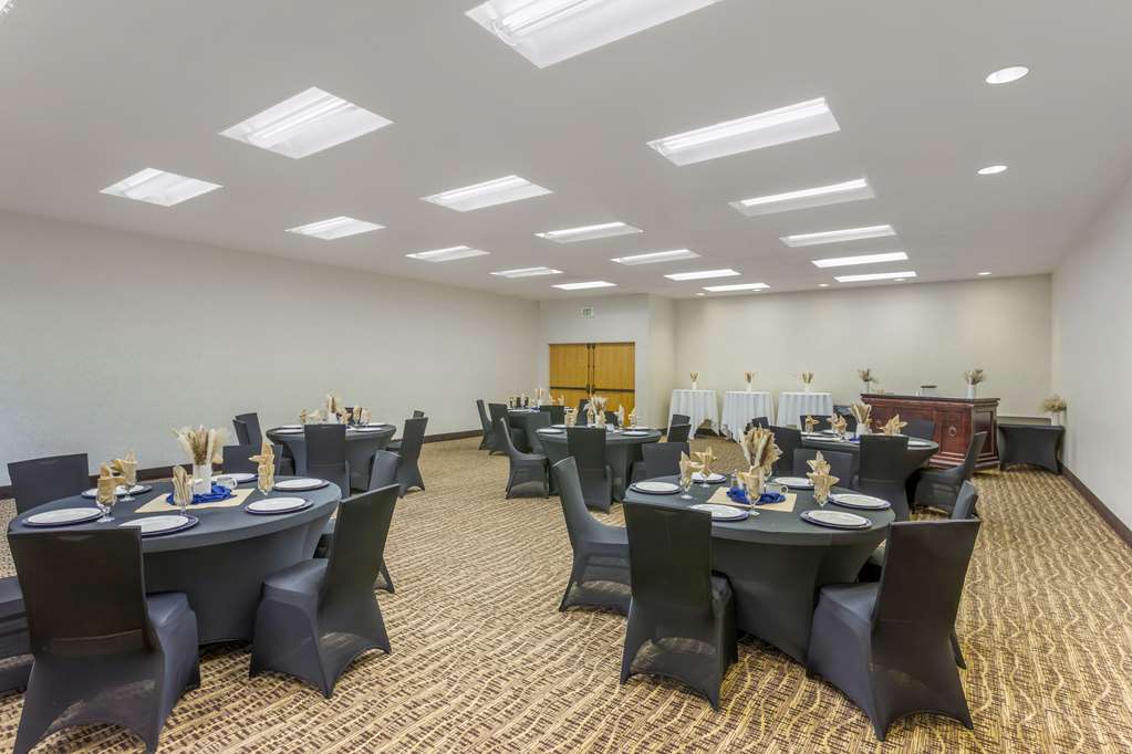 Comfort Suites Ogden Conference Center - photo 47