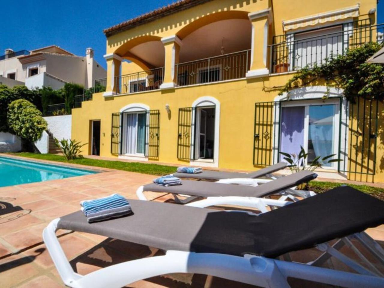 Villa in Salobrena Near Tropical Pool & Beach — 4-Star Luxury Hotel in Salobrena, Spain