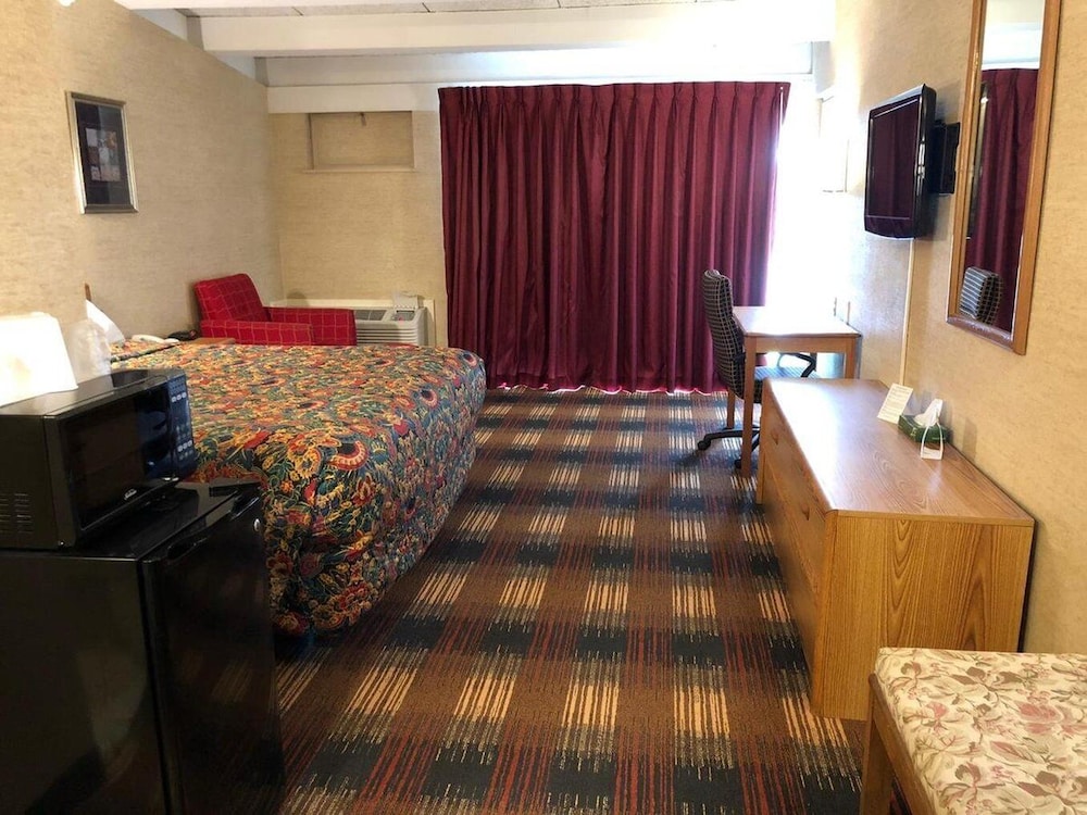 Red Carpet Inn North Syracuse - photo 12