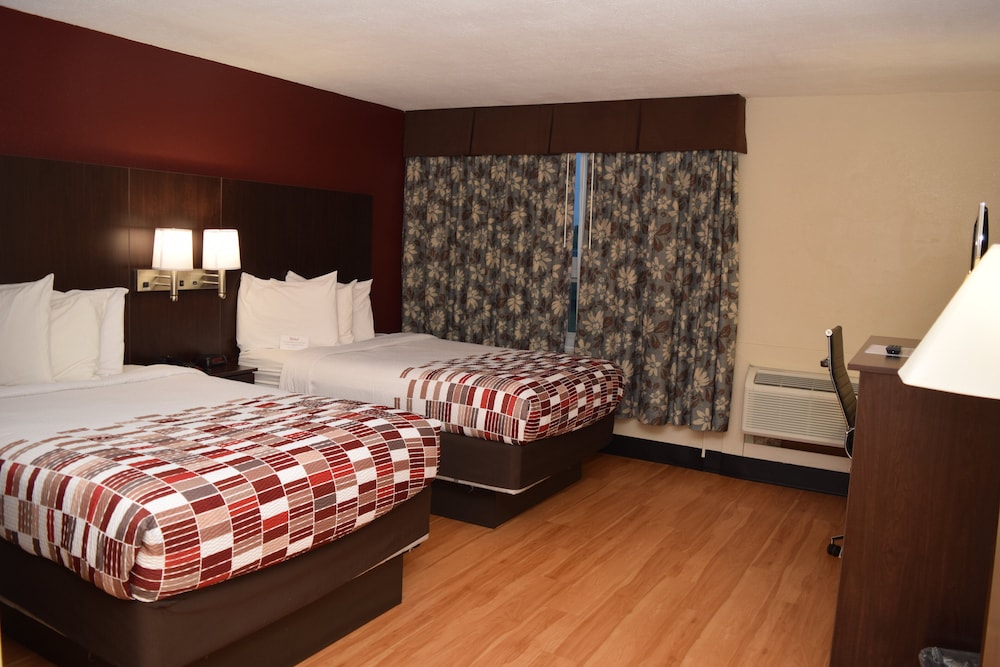 Red Roof Inn Batavia - photo 13