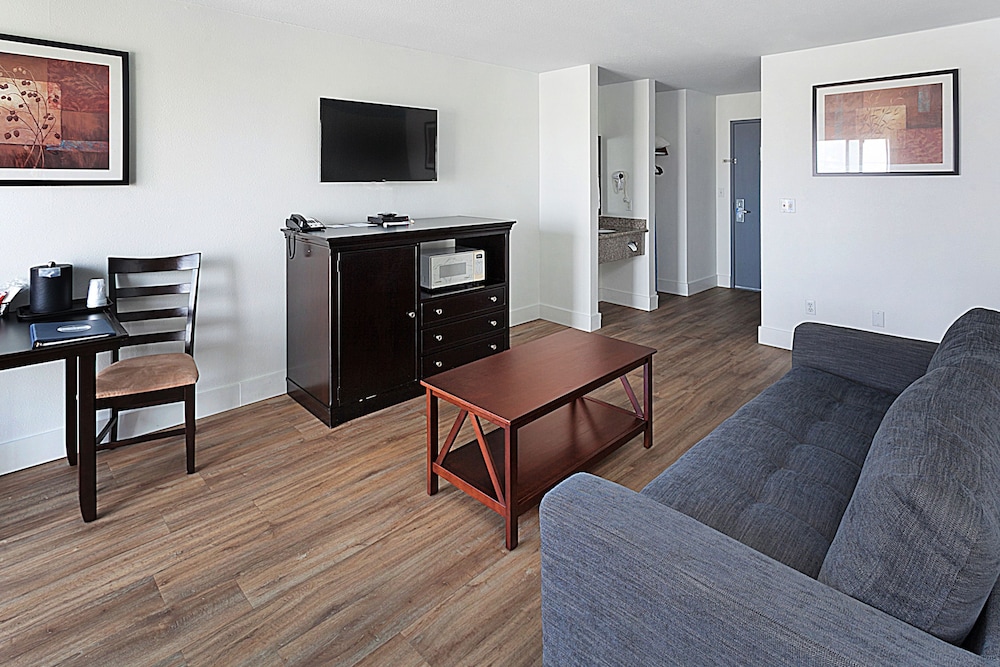 Inn at Lincoln City - photo 18