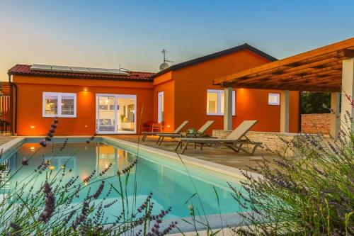 Villa Ora by IstriaLux — 4-Star Luxury Hotel in Svetvincenat, Croatia