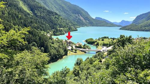 Trilocale sul Lago di Molveno — 4-Star Luxury Hotel in Molveno, Italy