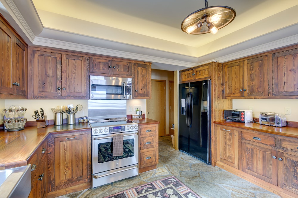 Big Sky Condo w Mountain Views 1 Mi to Resort - photo 19