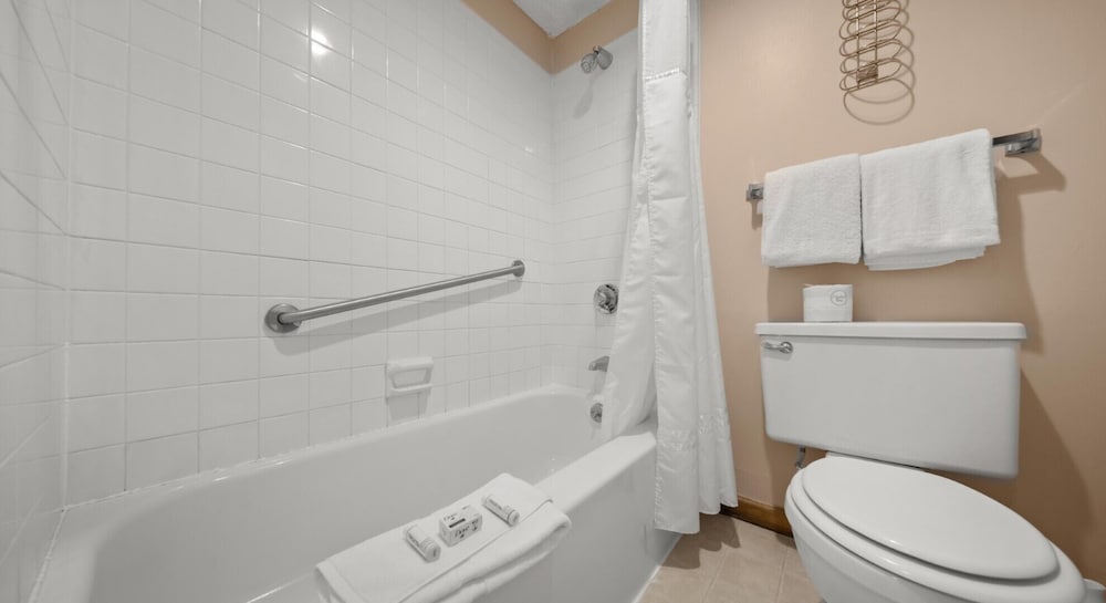 Evergreen Valley Inn - photo 99