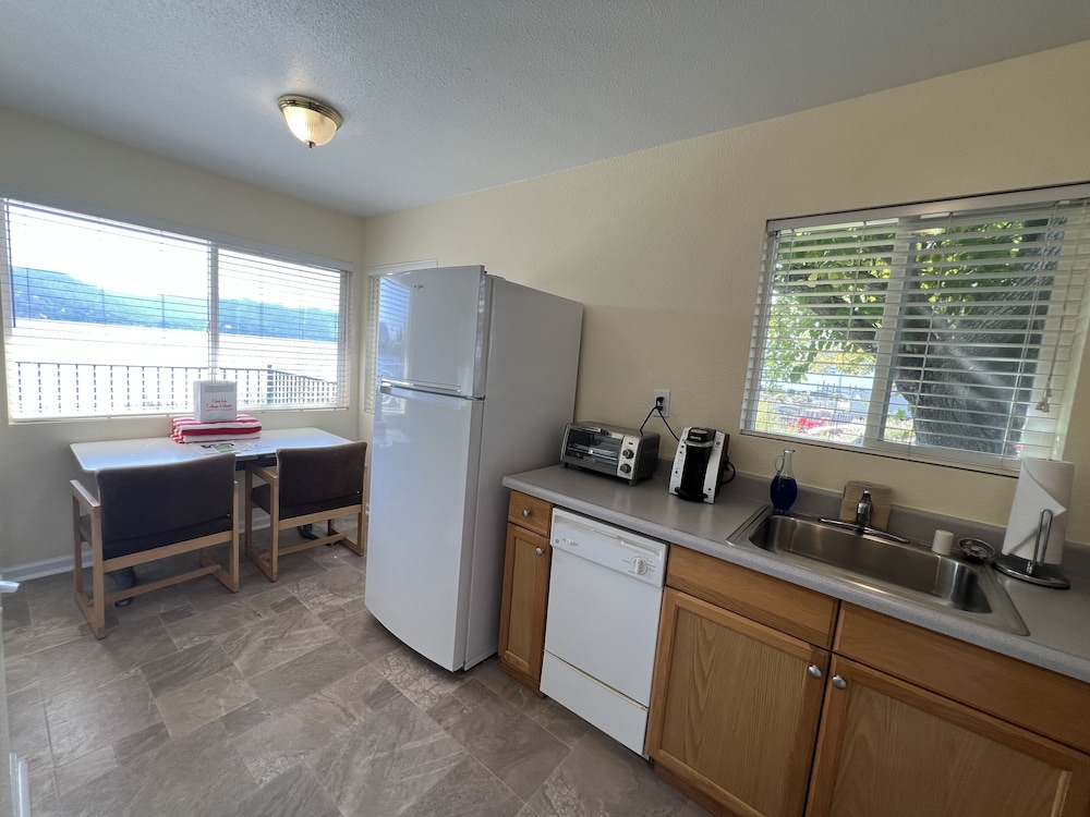 Clear Lake Cottages & Marina - photo 109