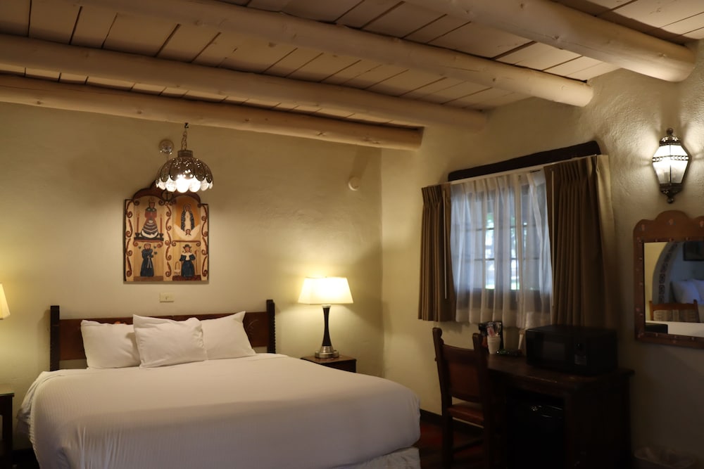 Sagebrush Inn & Suites - photo 4