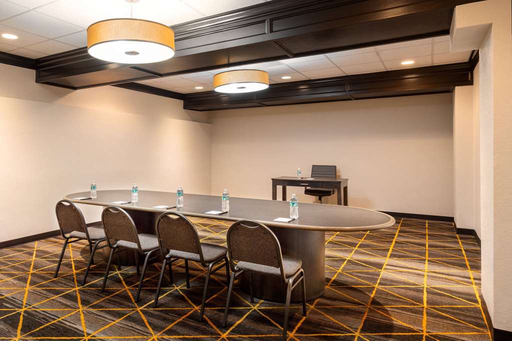 AmericInn by Wyndham Rochester Near Mayo Clinic - photo 56