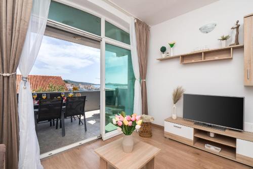 Apartment Biser mora — 4-Star Luxury Hotel in Rogoznica, Croatia