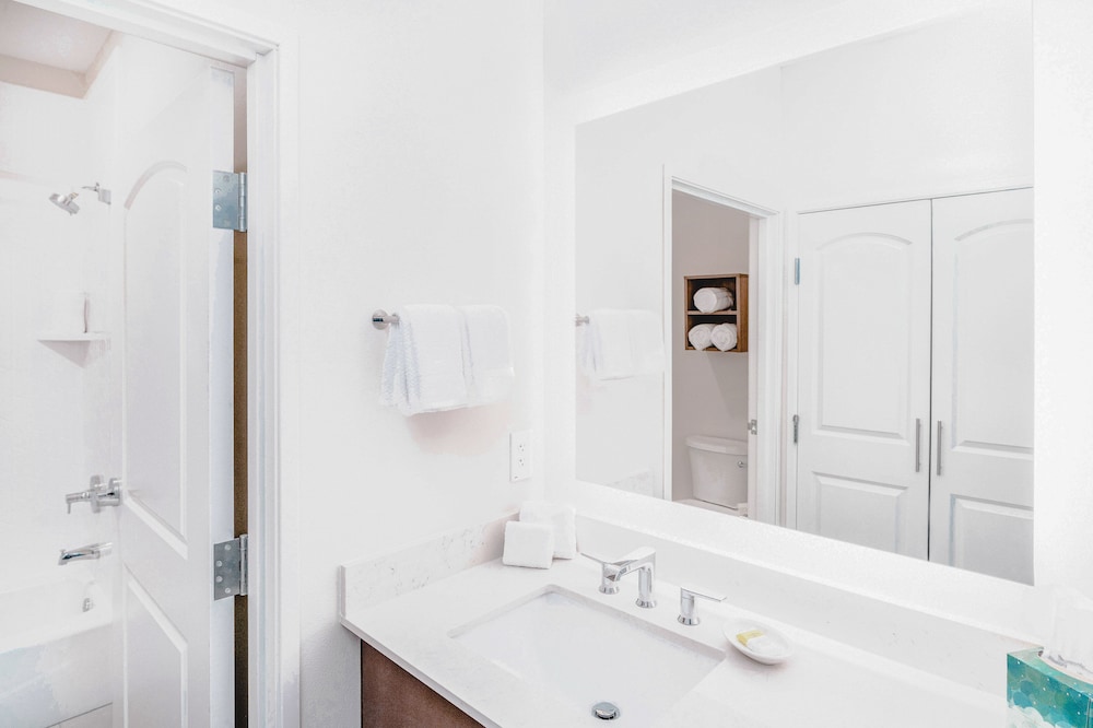 Staybridge Suites Nashville Vanderbilt Area by IHG - photo 37