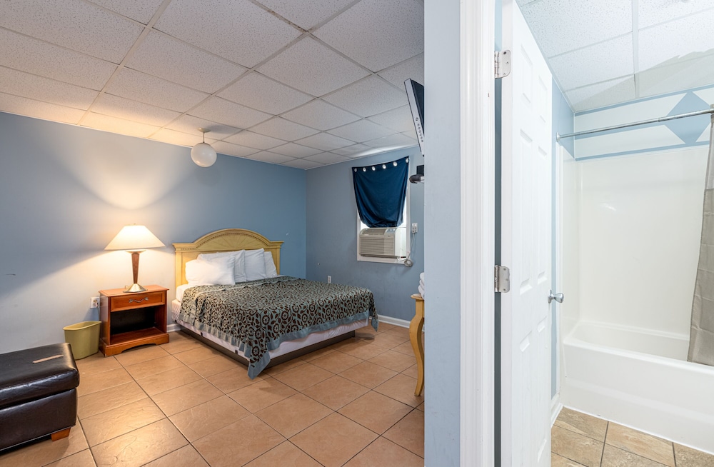 Hotel Charlee Villas by the Beach - photo 33