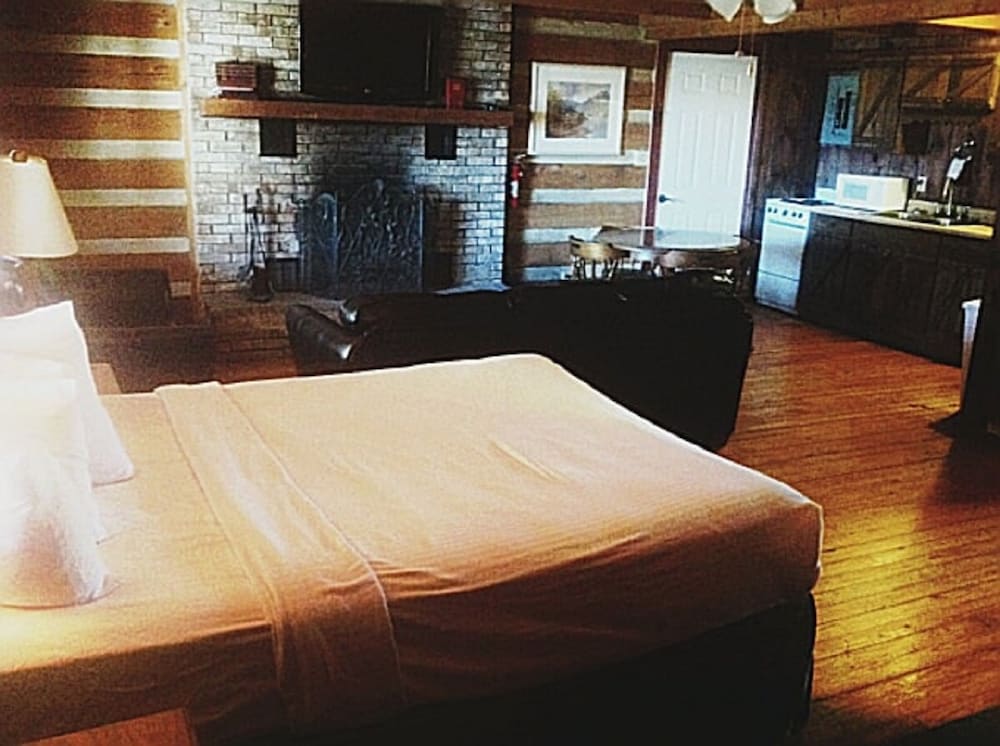 The Smokehouse Lodge and Cabins - photo 39
