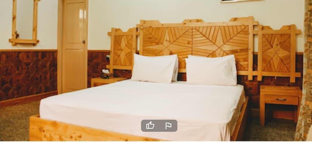 Hotel Green Palace Gahkuch in Gilgit, Pakistan