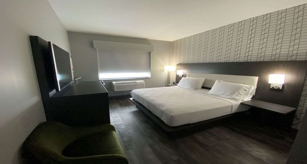Best Western Plus City Line Hotel - photo 19