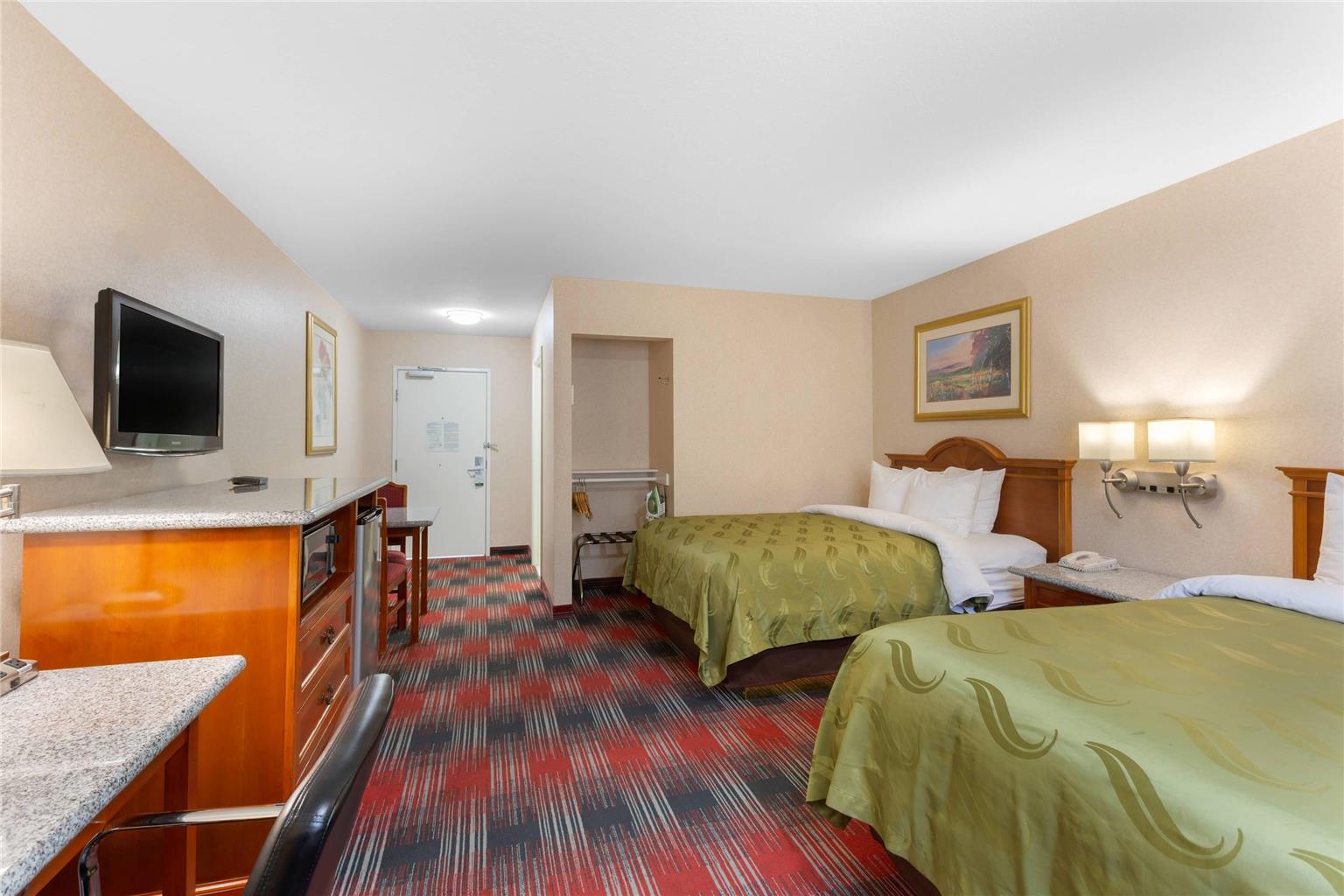 Quality Inn & Suites Oceanside near Camp Pendleton - photo 9