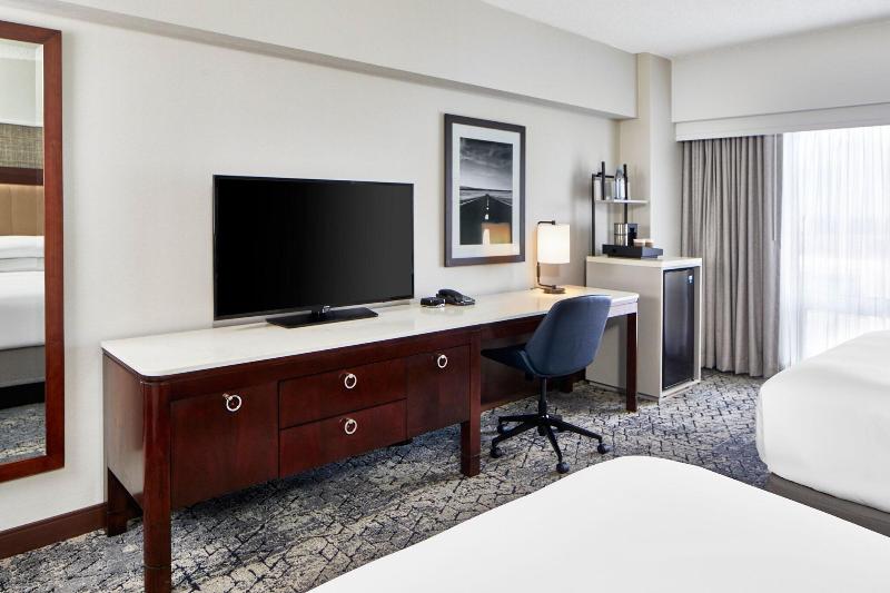 Sheraton Indianapolis Hotel at Keystone Crossing - photo 11