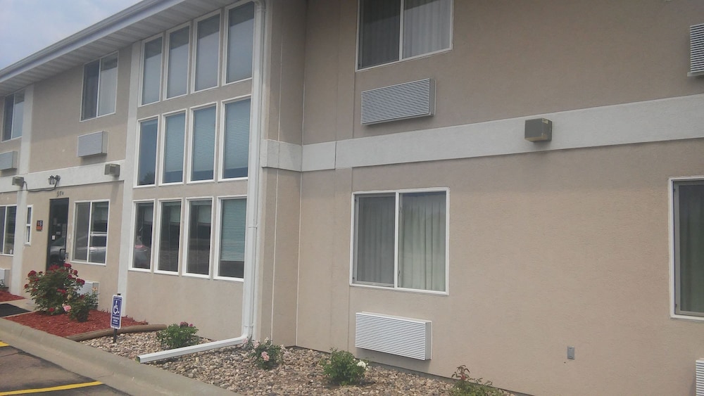 Bilmar Inn & Suites Dell Rapids Near Sioux Falls - photo 142