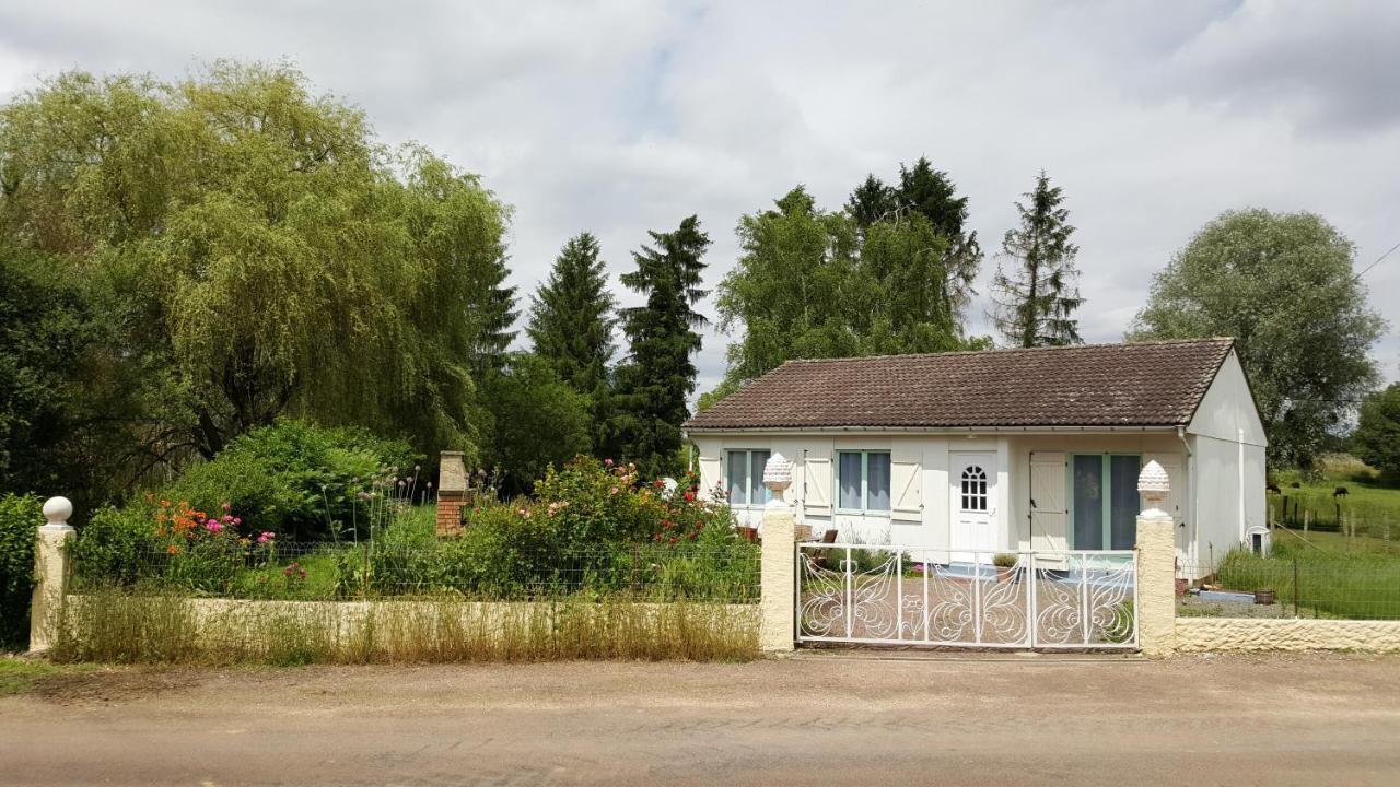 La Ferme Aux Kangourous pet-friendly hotel Donzy