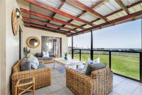 Sea Breeze Beach House — 4-Star Luxury Hotel in Margate, South Africa