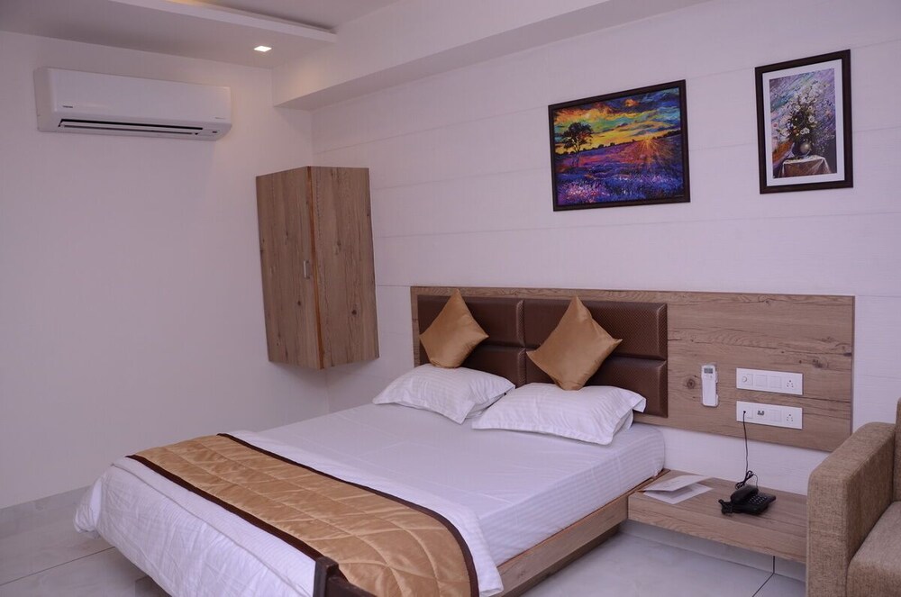 Hotel City Pride — Bhavnagar — photo 4