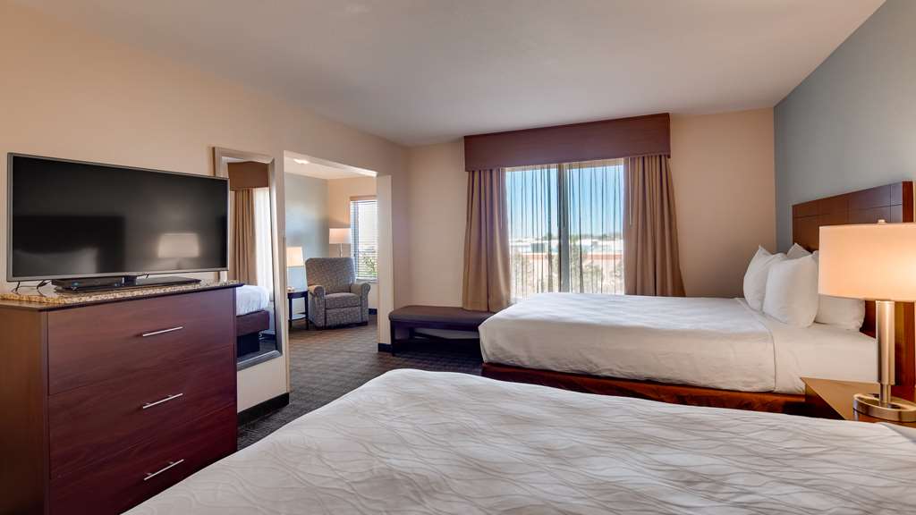 Best Western Plus Gateway Inn & Suites - photo 31