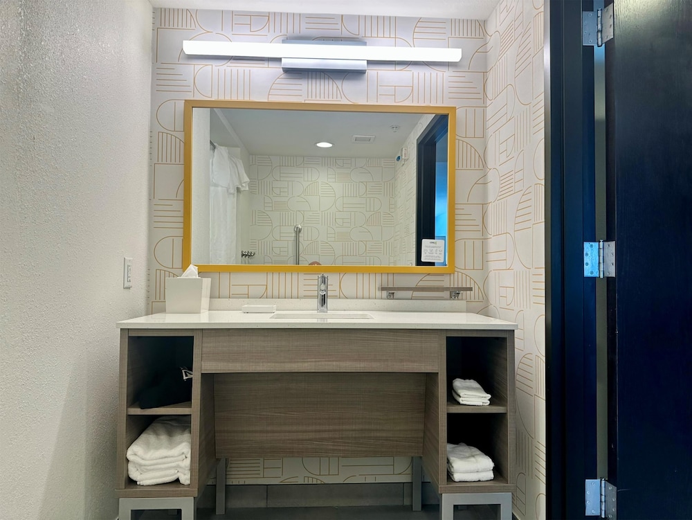 Home2 Suites by Hilton Rahway - photo 27