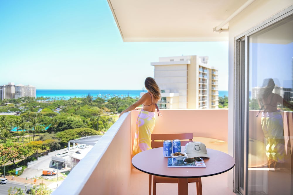 The Ambassador Hotel of Waikiki Tapestry Collection by Hilton - photo 37