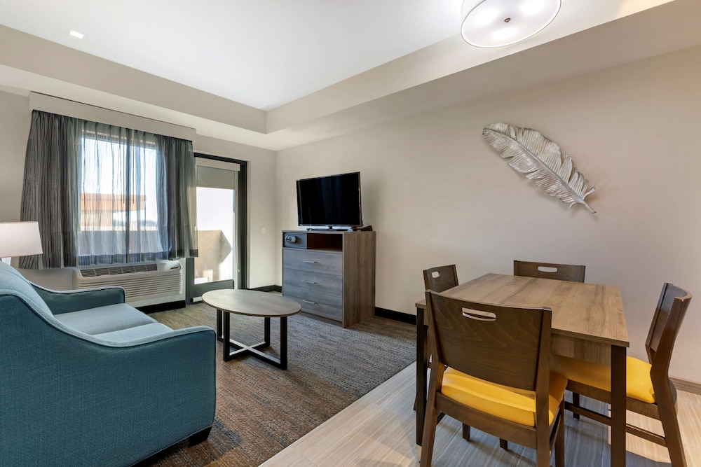 Best Western Plus Executive Residency Phoenix North Happy Valley - photo 41