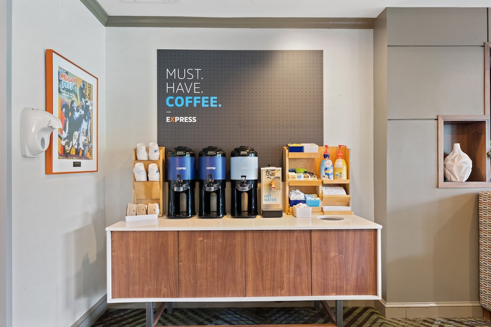 Holiday Inn Express Hotel & Suites Bethlehem by IHG - photo 44
