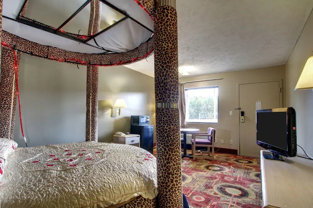 Super 8 Durant - photo 15